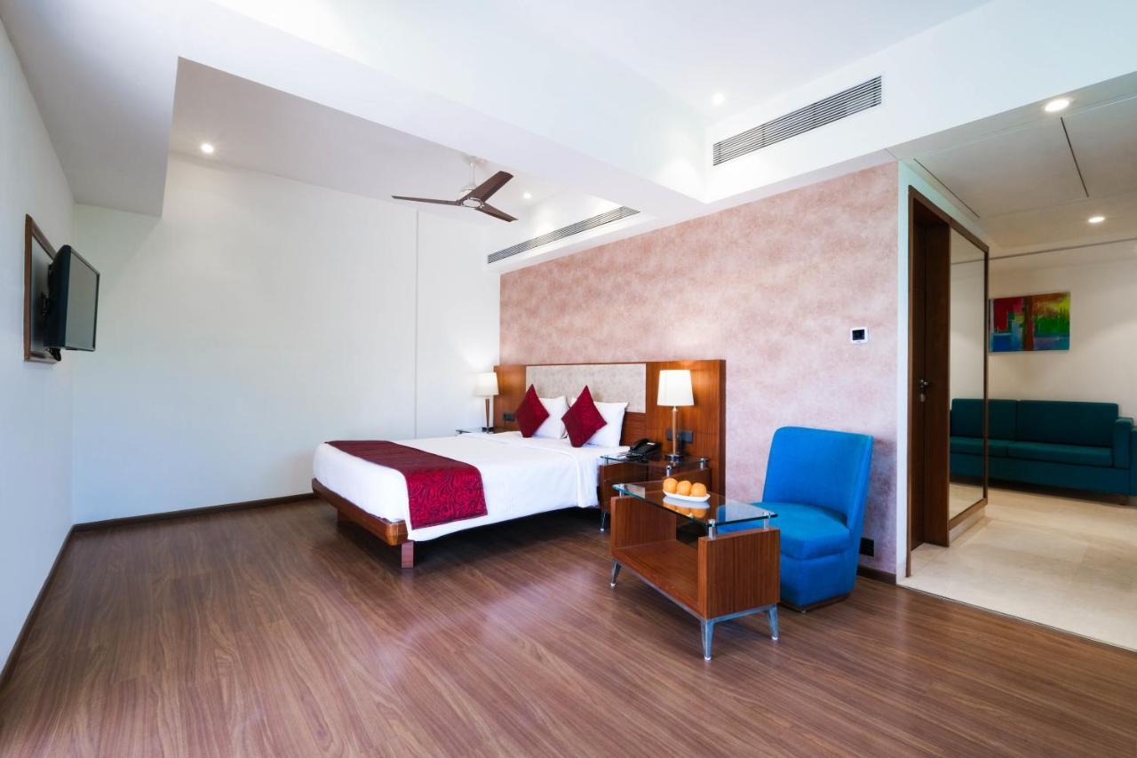 7 Apple Hotel - Viman Nagar プネ エクステリア 写真