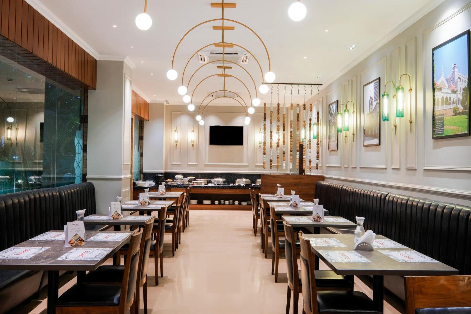 7 Apple Hotel - Viman Nagar プネ エクステリア 写真